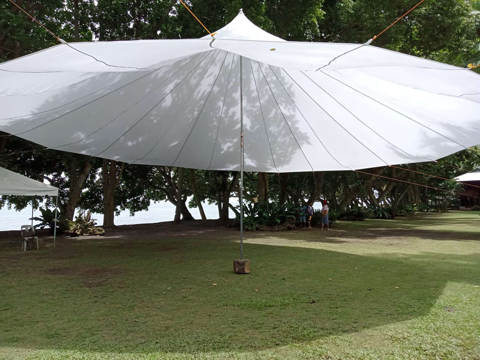 Parabolic / pointed tent